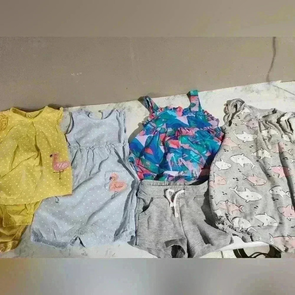 Baby Girl Bundle 3 one piece jumpers 1 top 1 short size 18 months - Picture 1 of 11